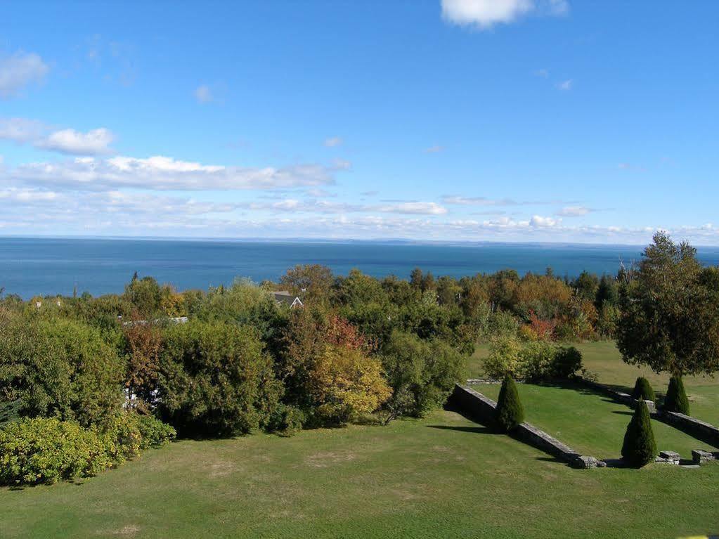 Auberge Des 3 Canards Hotel La Malbaie Exterior photo